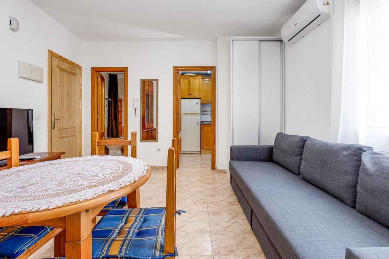 Apartment Caballero De Rodas Torrevieja Esterno foto