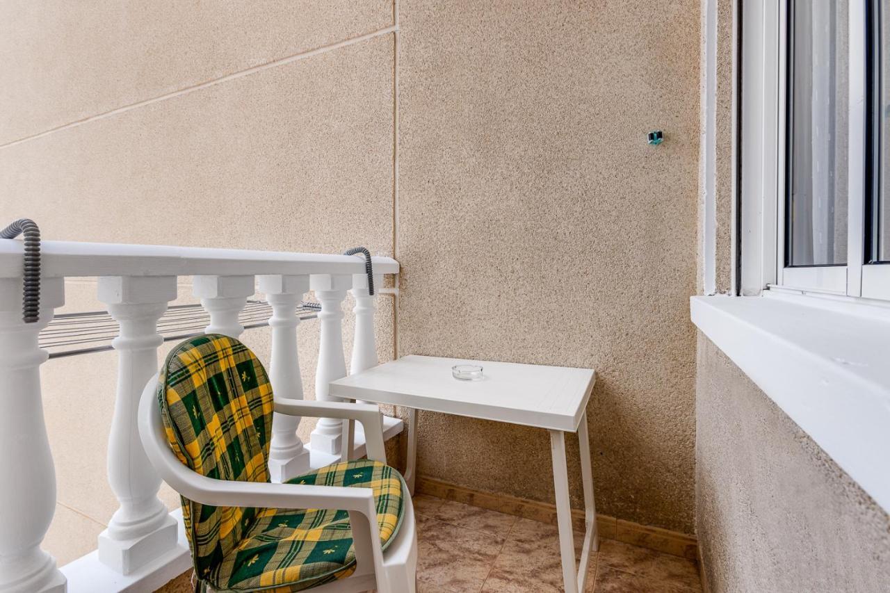 Apartment Caballero De Rodas Torrevieja Esterno foto