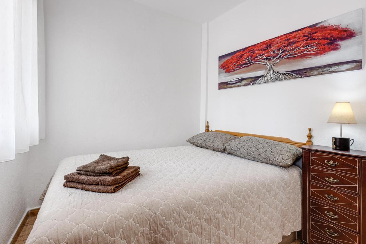 Apartment Caballero De Rodas Torrevieja Esterno foto