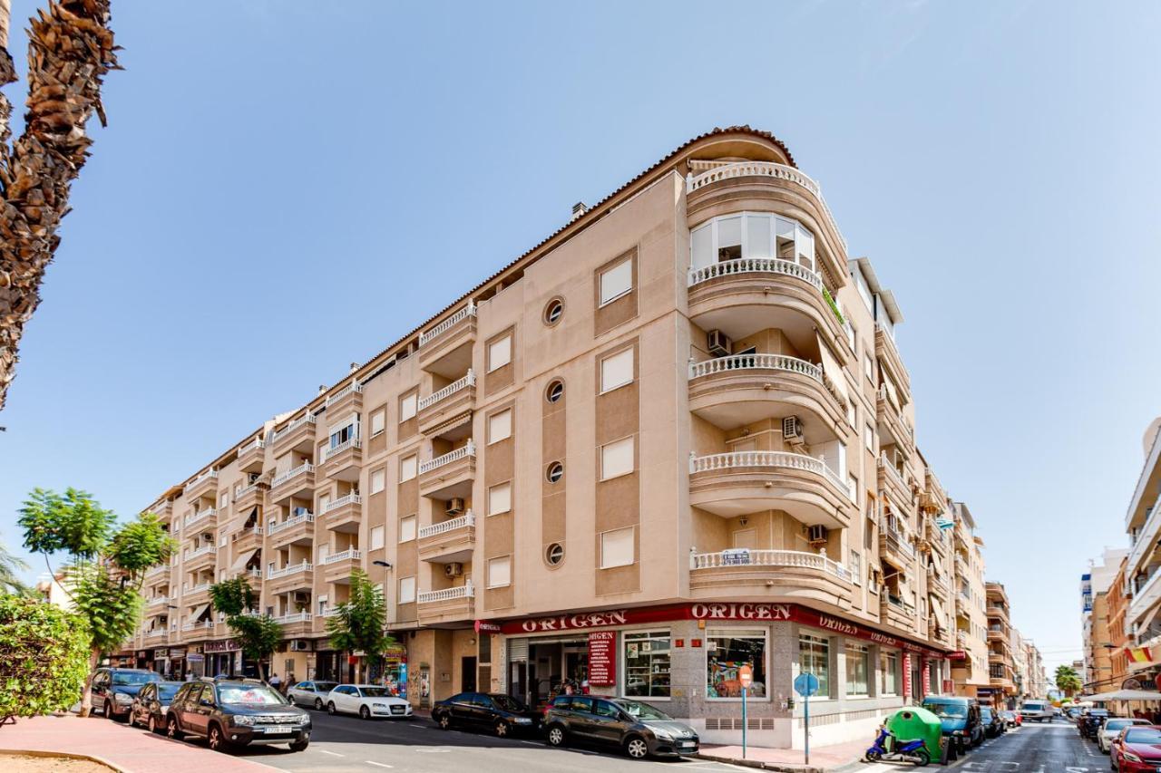 Apartment Caballero De Rodas Torrevieja Esterno foto